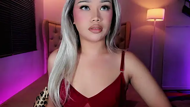 Snapshot of BoaHancockx chatting on 12-22-25, 05:43 BoaHancockx online show from 12-22-25, 05:43