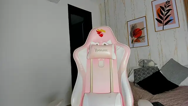 CameronCollins  online show from 01-16-25, 07:31