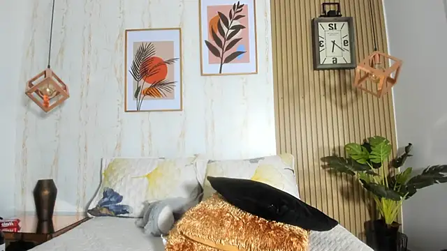 CameronCollins  online show from 02-03-25, 10:43