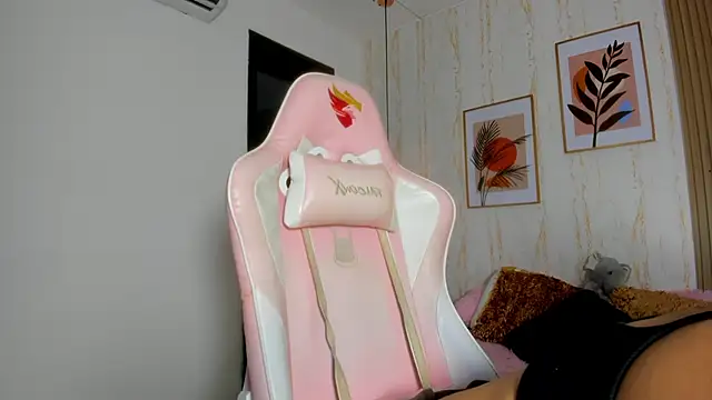 CameronCollins  online show from 02-21-25, 07:54