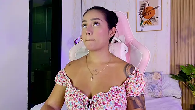 CameronCollins  online show from 02-05-26, 07:51