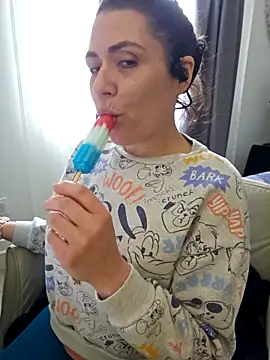 Ellie-L-Elizabeth online show from 05-01-26, 04:11