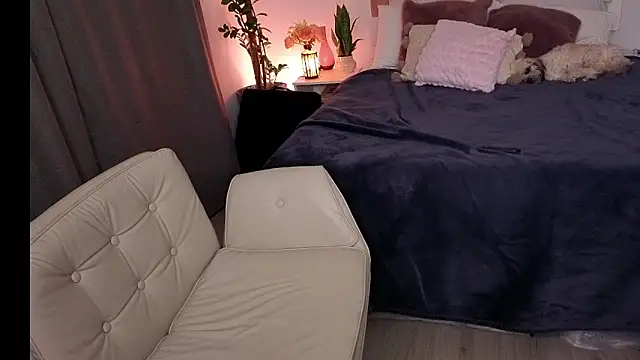 Ellie-L-Elizabeth online show from 05-04-26, 04:08