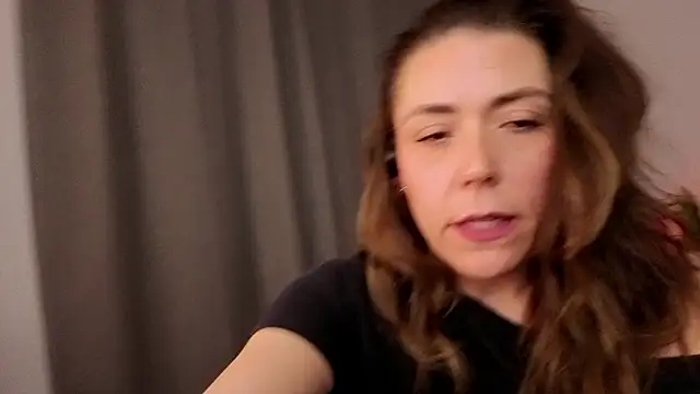 Ellie-L-Elizabeth online show from 05-07-26, 02:50
