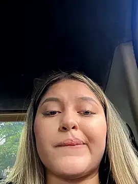 lunablossom  online show from 01-17-26, 08:56