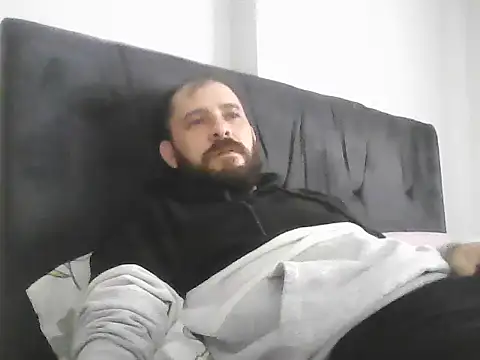 Snapshot of NiiiRvaNaa chatting on 11-14-25, 05:50 NiiiRvaNaa online show from 11-14-25, 05:50