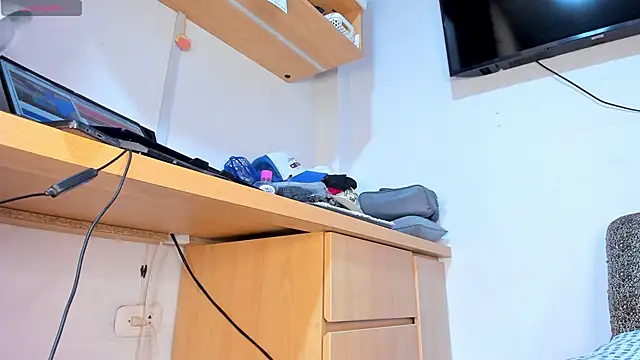 Snapshot of MikeMiller2 chatting on 09-30-25, 06:18 MikeMiller2 online show from 09-30-25, 06:18