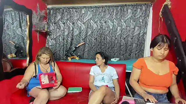 lesbiancuple online show from 01-17-25, 01:25