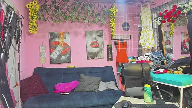 lesbiancuple online show from 05-09-26, 01:16