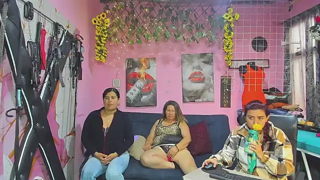 lesbiancuple online show from 05-14-26, 01:51