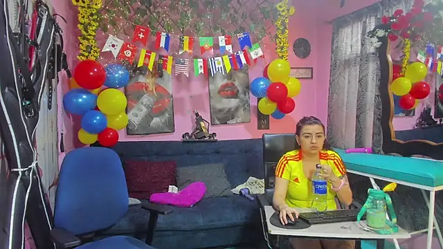 lesbiancuple online show from 06-17-26, 12:18