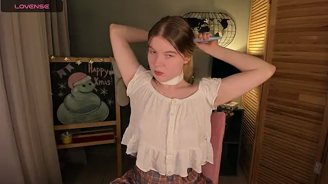 ohmyJuliet online show from 12-06-24, 02:13