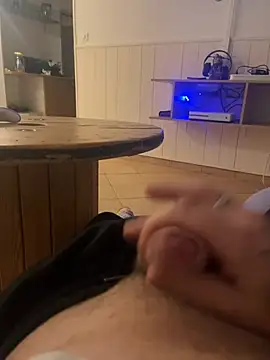 RenaudS-02 online show from 12-30-24, 08:15