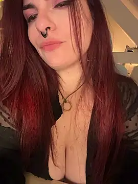 LunaMoongirl online show from 01-05-26, 05:49