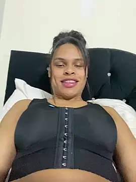 Snapshot of _diamondpamela chatting on 05-18-26, 11:21 diamondpamela online show from 05-18-26, 11:21