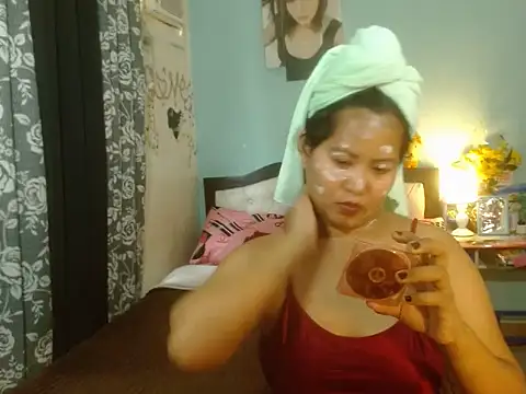 Snapshot of PearlOfAsia21 chatting on 12-02-24, 05:15 PearlOfAsia21 online show from 12-02-24, 05:15