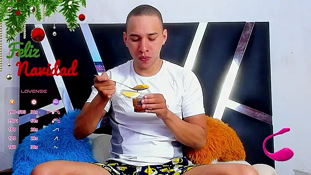 Snapshot of petter_coleman_ chatting on 12-07-24, 10:17 petter coleman online show from 12-07-24, 10:17