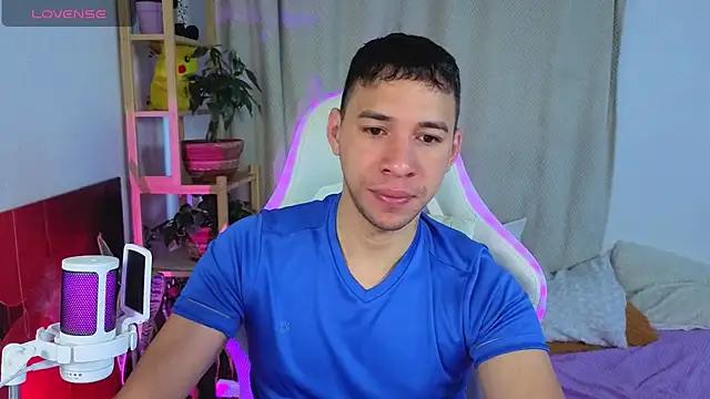 Snapshot of petter_coleman_ chatting on 09-23-25, 02:09 petter coleman online show from 09-23-25, 02:09