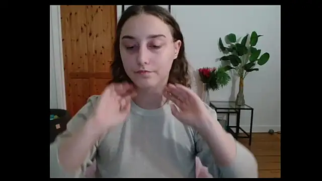 NaughtyRapunzel7 online show from 12-18-24, 12:18