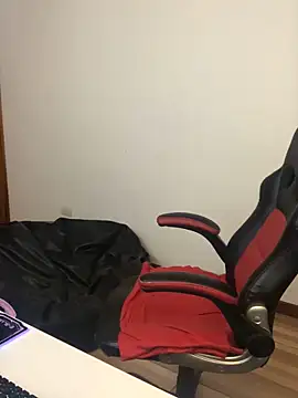 Snapshot of kayortiiz chatting on 10-27-25, 12:26 kayortiiz online show from 10-27-25, 12:26