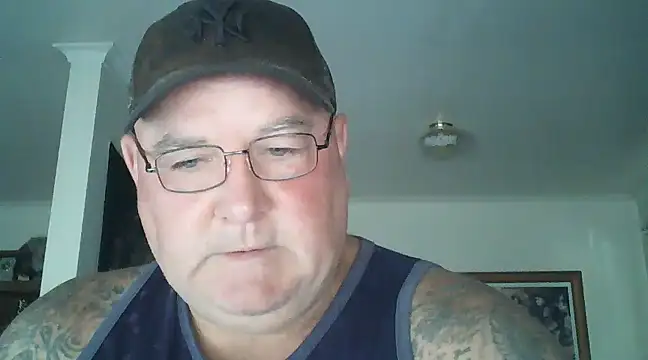 Snapshot of HOTANAL chatting on 12-23-24, 12:14 HOTANAL online show from 12-23-24, 12:14