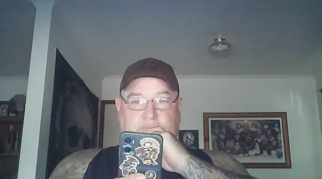 Snapshot of HOTANAL chatting on 12-24-24, 11:44 HOTANAL online show from 12-24-24, 11:44
