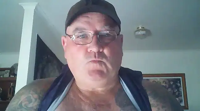 Snapshot of HOTANAL chatting on 12-29-24, 04:59 HOTANAL online show from 12-29-24, 04:59