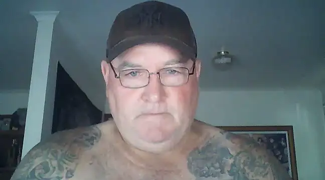 Snapshot of HOTANAL chatting on 12-31-24, 12:32 HOTANAL online show from 12-31-24, 12:32