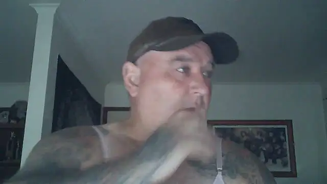 Snapshot of HOTANAL chatting on 02-19-25, 11:57 HOTANAL online show from 02-19-25, 11:57