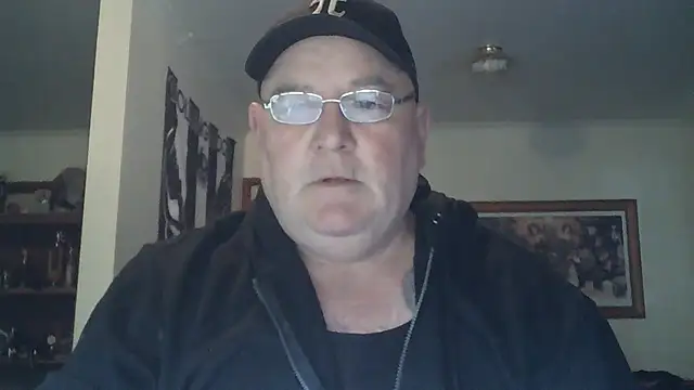 Snapshot of HOTANAL chatting on 09-20-25, 11:39 HOTANAL online show from 09-20-25, 11:39