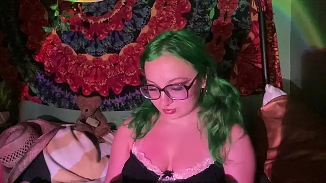 Snapshot of sweetandwet_daddy chatting on 06-16-26, 12:30 sweetandwet daddy online show from 06-16-26, 12:30