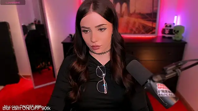 Snapshot of SofiRusselle chatting on 03-19-26, 06:01 SofiRusselle online show from 03-19-26, 06:01