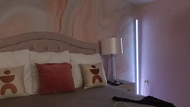 OliviaSirena online show from 10-09-25, 07:34