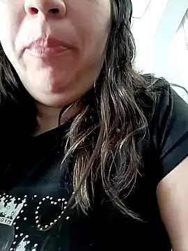 Snapshot of isabella_rossse chatting on 12-19-24, 12:56 isabella rossse online show from 12-19-24, 12:56