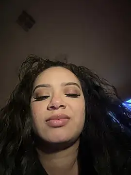 Snapshot of CarmelaAnthony chatting on 12-12-24, 01:39 CarmelaAnthony online show from 12-12-24, 01:39
