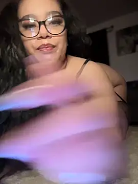 Snapshot of CarmelaAnthony chatting on 12-22-24, 02:16 CarmelaAnthony online show from 12-22-24, 02:16