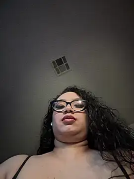 Snapshot of CarmelaAnthony chatting on 02-06-25, 12:26 CarmelaAnthony online show from 02-06-25, 12:26