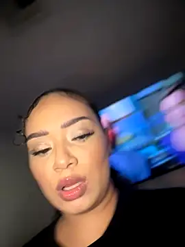 Snapshot of CarmelaAnthony chatting on 09-19-25, 03:24 CarmelaAnthony online show from 09-19-25, 03:24