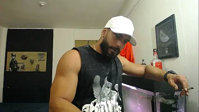 Snapshot of romeolovedark chatting on 01-03-25, 01:27 romeolovedark online show from 01-03-25, 01:27