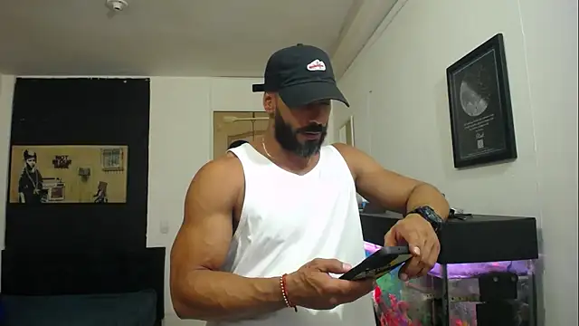 Snapshot of romeolovedark chatting on 03-03-25, 04:36 romeolovedark online show from 03-03-25, 04:36