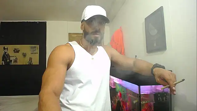 Snapshot of romeolovedark chatting on 03-18-25, 01:53 romeolovedark online show from 03-18-25, 01:53