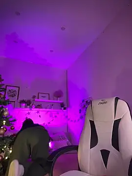 IvyHoney online show from 12-30-24, 06:20