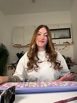 IvyHoney online show from 10-16-25, 08:04