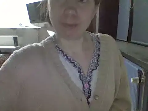 Moi Lina online show from 12-28-24, 12:04