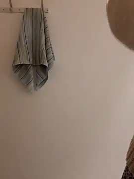 Moi Lina online show from 12-29-24, 02:10