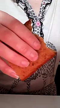 Moi Lina online show from 01-06-25, 01:52