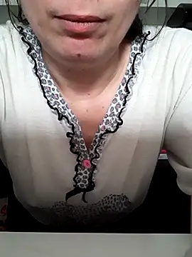 Moi Lina online show from 09-22-25, 01:35