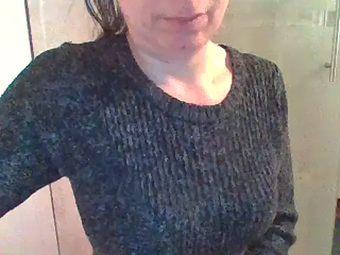 Moi Lina online show from 10-26-25, 10:58