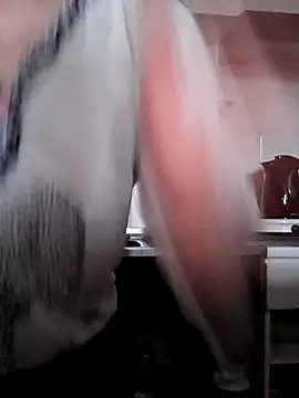 Moi Lina online show from 12-19-25, 02:35