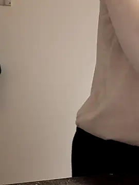 Moi Lina online show from 12-22-25, 02:14